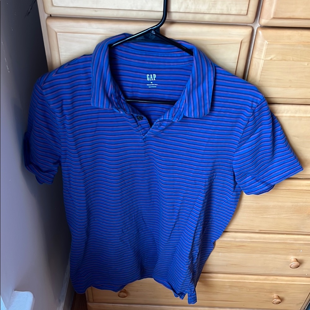 GAP Men's Blue & Red Striped Shirt
